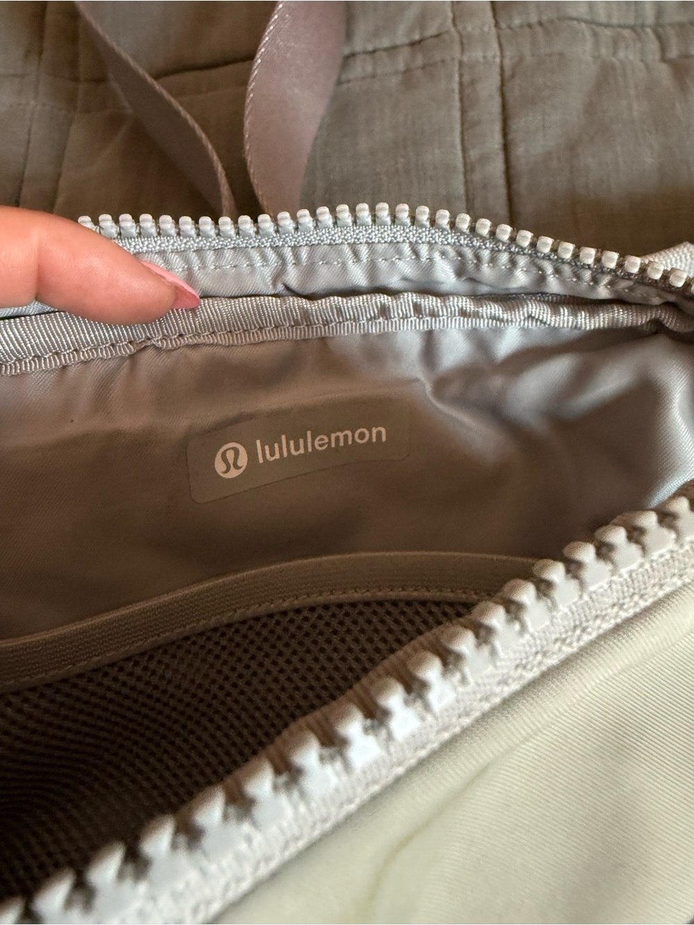 lululemon athletica Beige Crossbody Belt Bag - Picture 4 of 6
